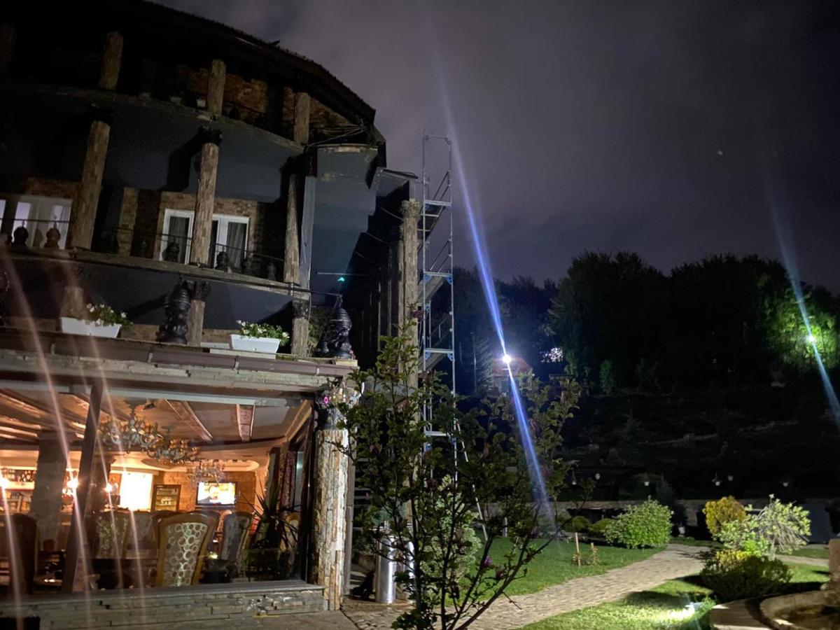 Rey Hotel Маврово Екстериор снимка