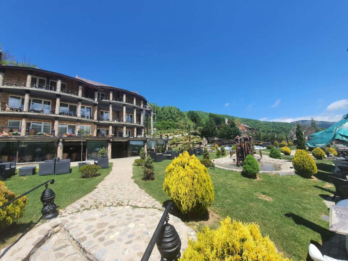 Rey Hotel Маврово Екстериор снимка