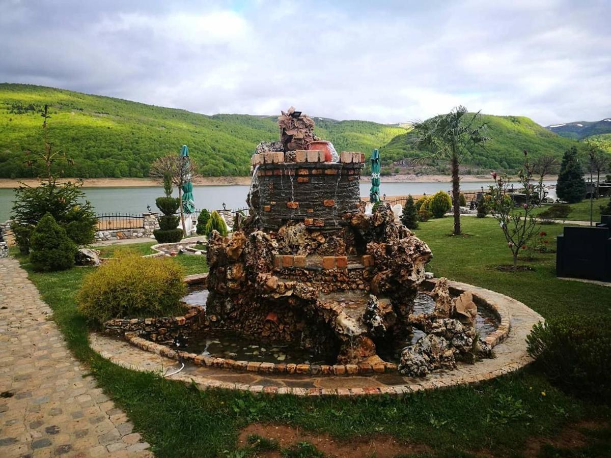 Rey Hotel Маврово Екстериор снимка