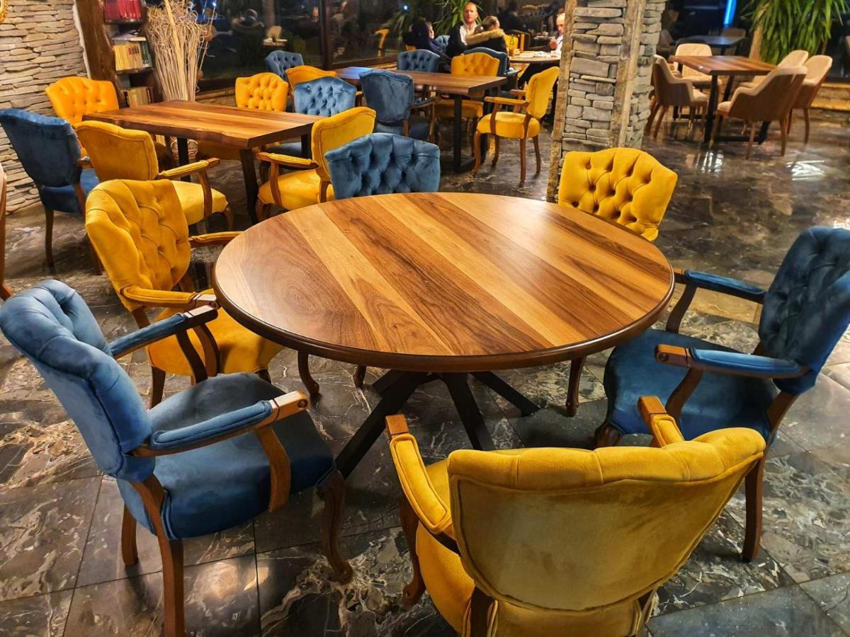Rey Hotel Маврово Екстериор снимка