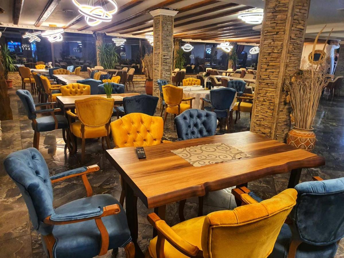 Rey Hotel Маврово Екстериор снимка