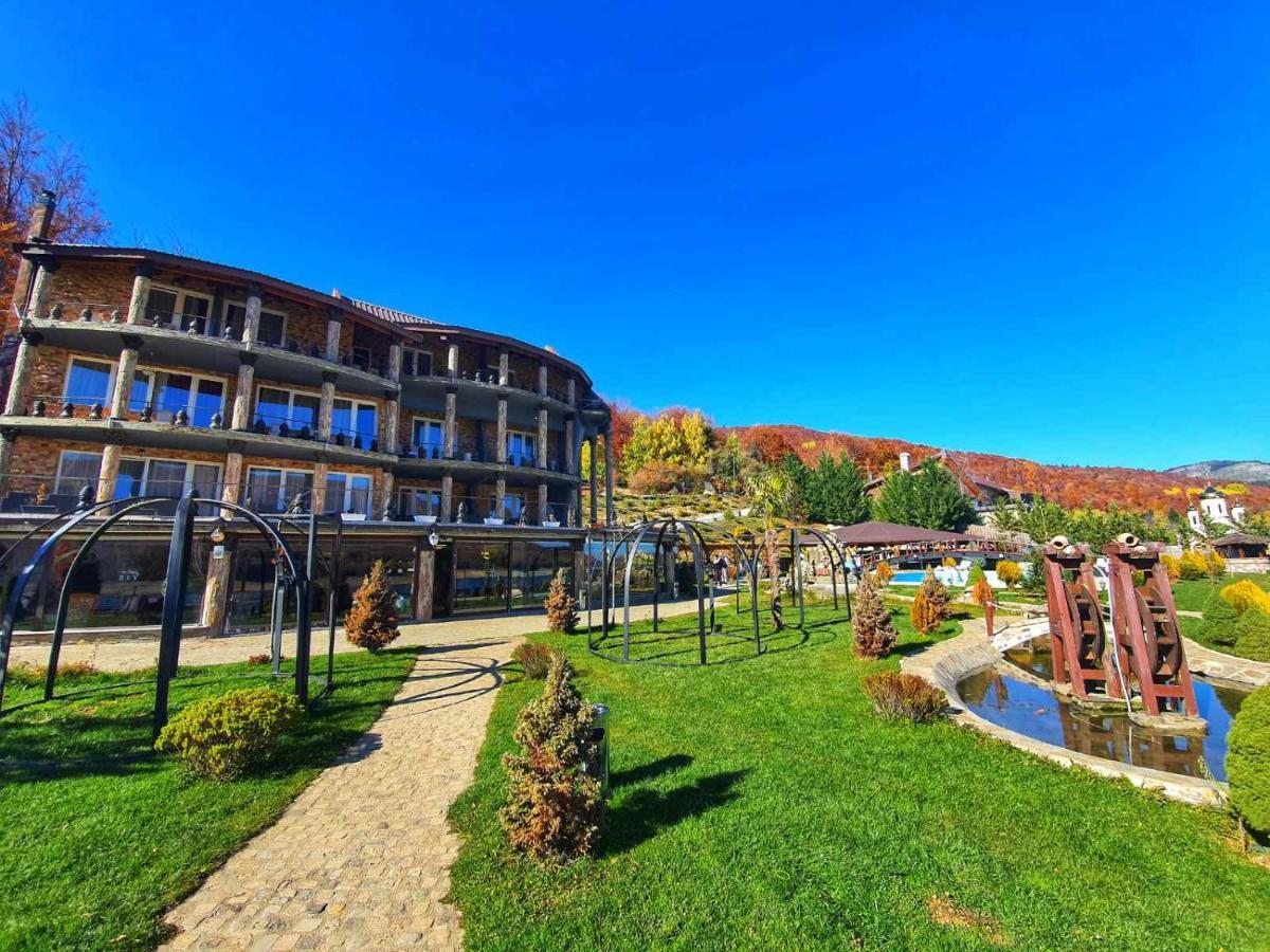 Rey Hotel Маврово Екстериор снимка