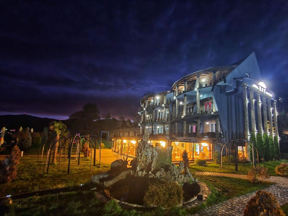 Rey Hotel Маврово Екстериор снимка