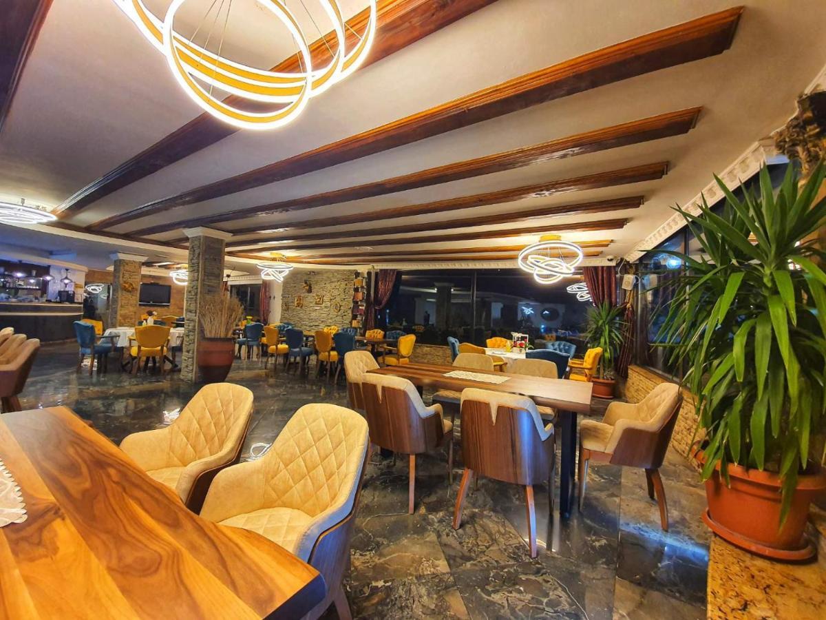 Rey Hotel Маврово Екстериор снимка