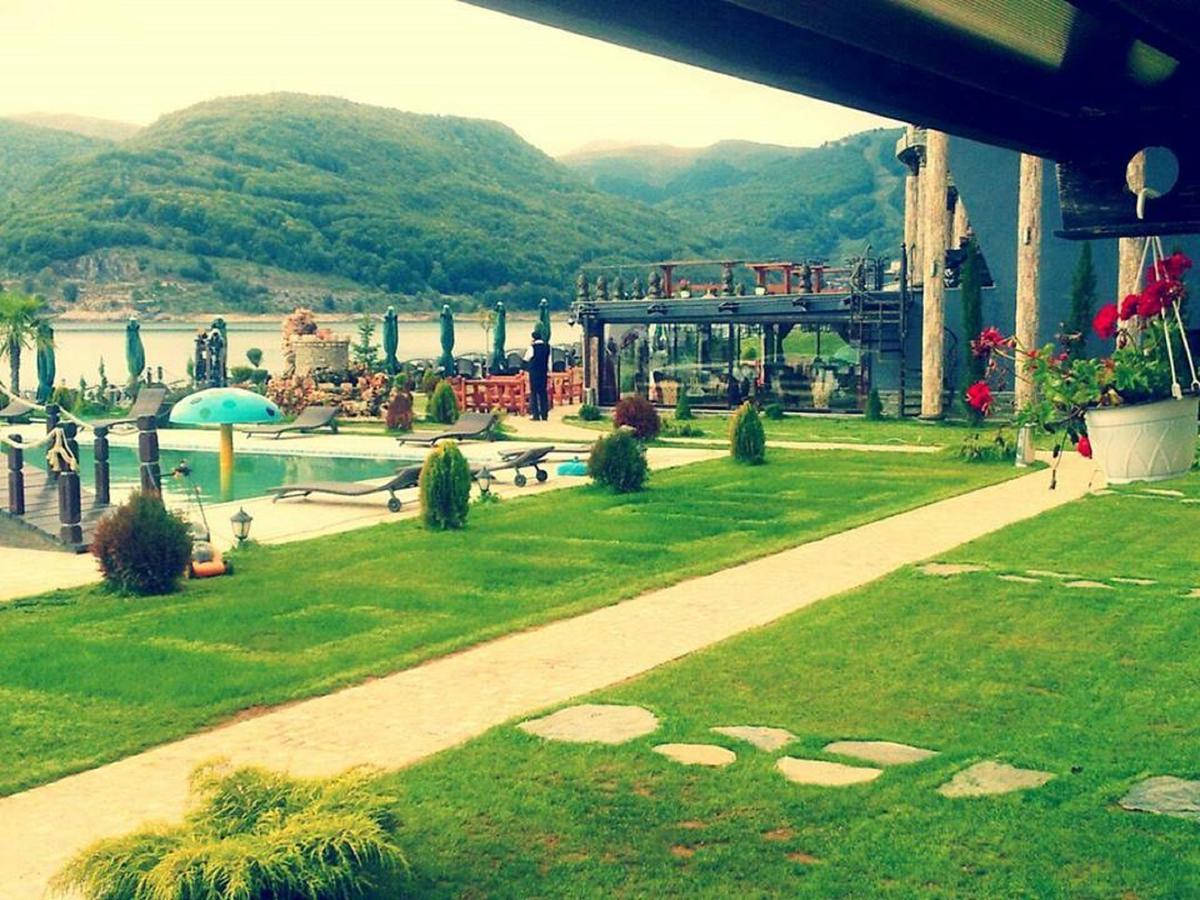 Rey Hotel Маврово Екстериор снимка