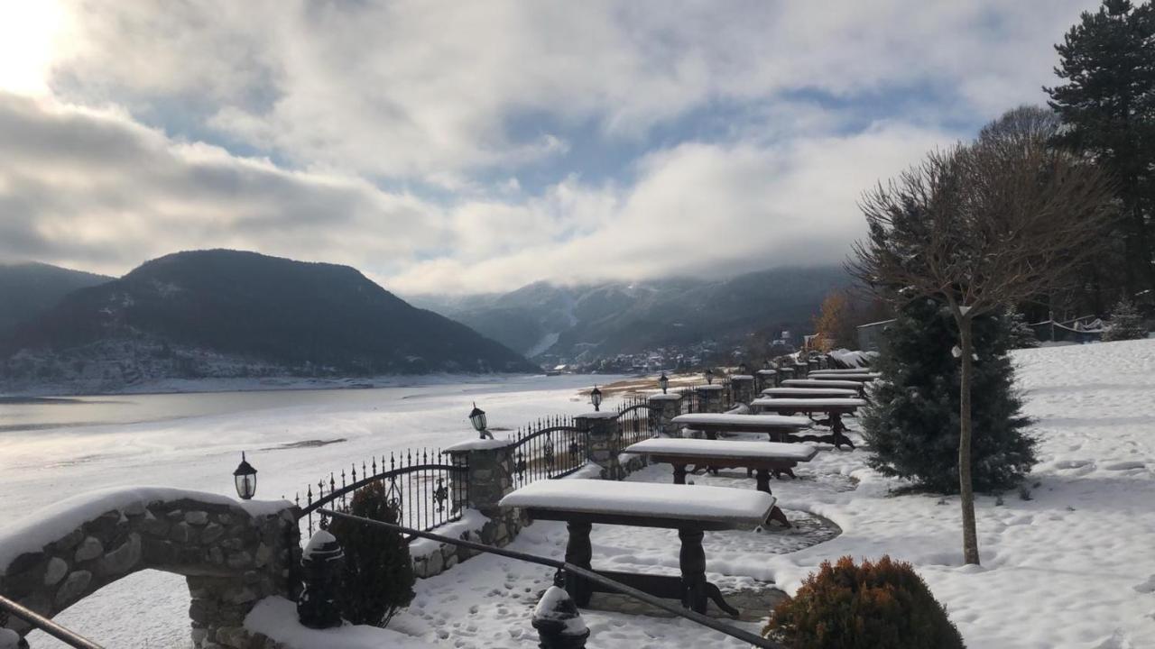 Rey Hotel Маврово Екстериор снимка