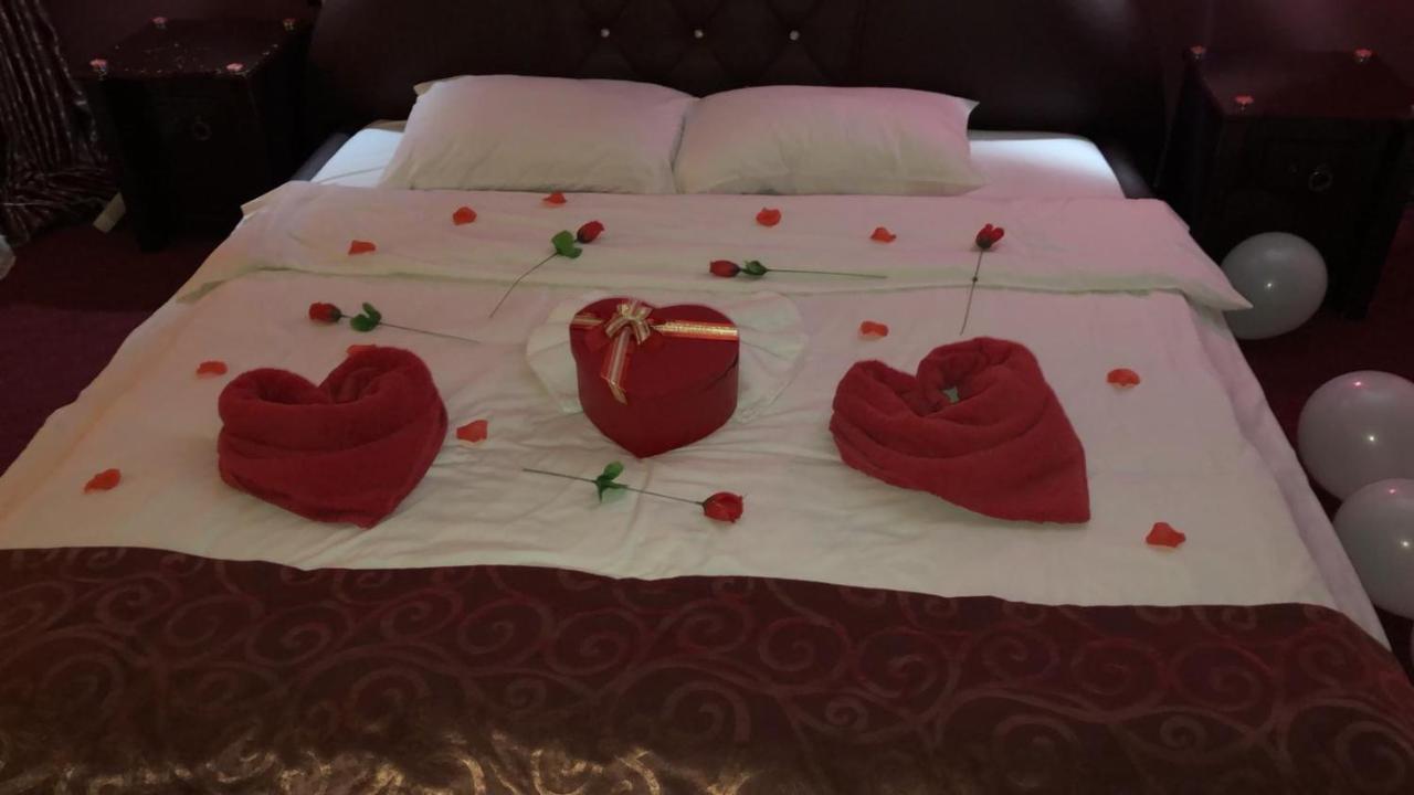 Rey Hotel Маврово Екстериор снимка