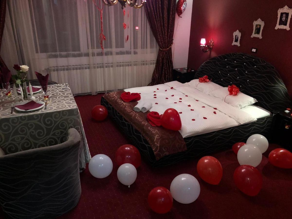 Rey Hotel Маврово Екстериор снимка