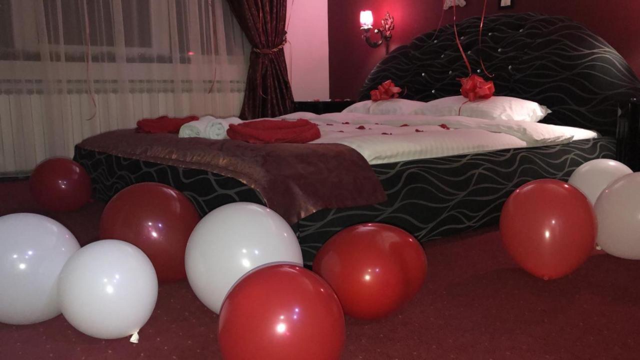 Rey Hotel Маврово Екстериор снимка