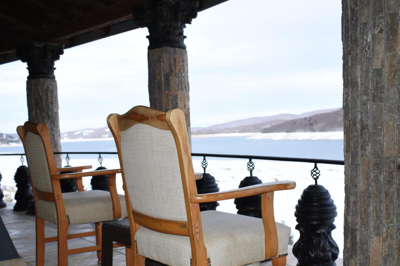 Rey Hotel Маврово Екстериор снимка