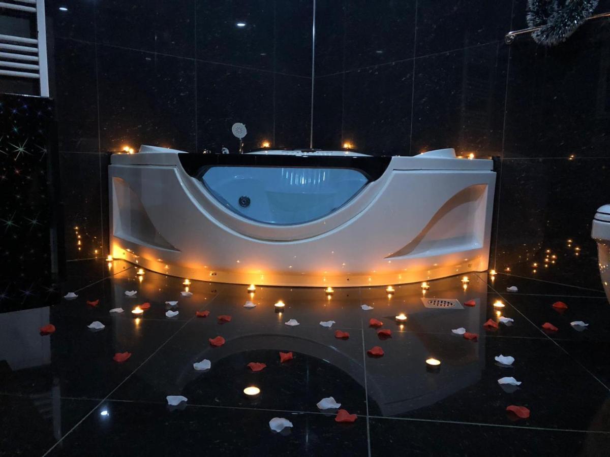 Rey Hotel Маврово Екстериор снимка