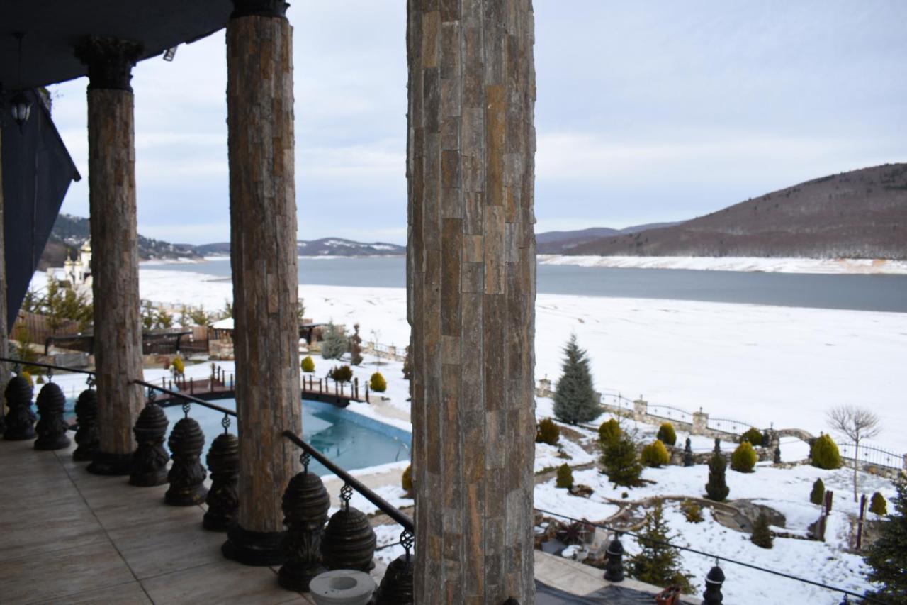 Rey Hotel Маврово Екстериор снимка