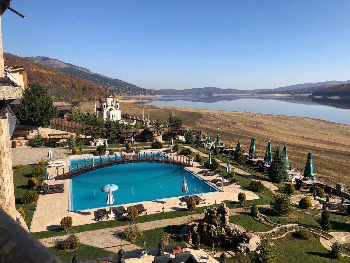 Rey Hotel Маврово Екстериор снимка